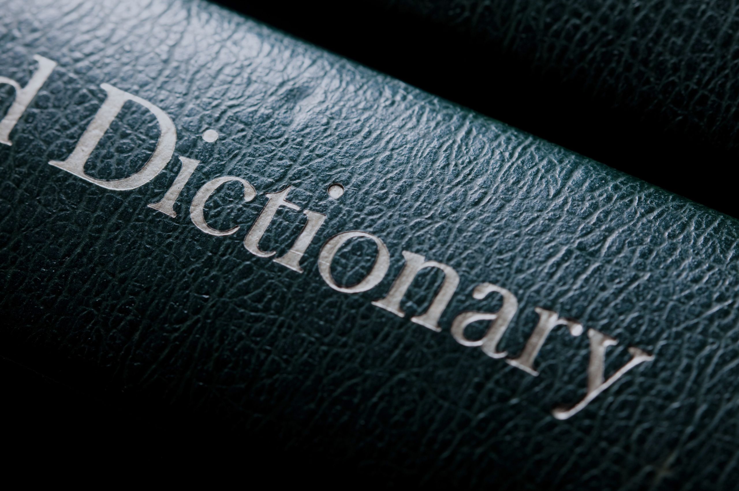 Słownik pojęć pogrzebowych: Wyjaśniamy trudne słowa w prosty sposób