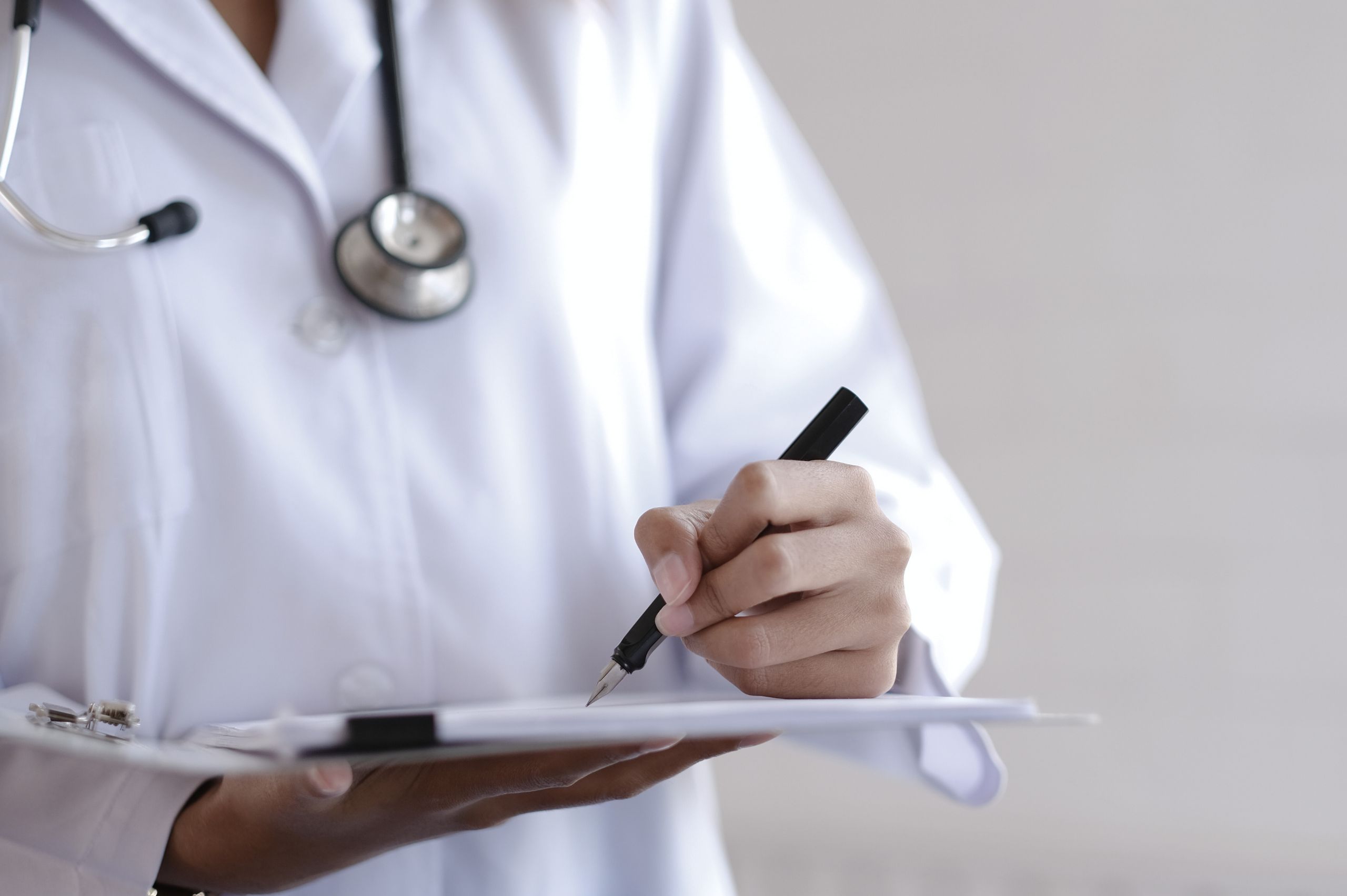 Karta zgonu – kto ją wystawia i dlaczego jest kluczowa?